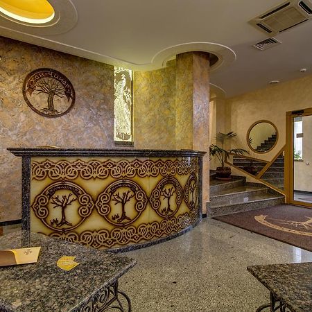 Khan-Chinar Hotel Dnepropetrovsk Exterior foto