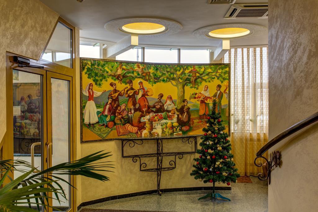 Khan-Chinar Hotel Dnepropetrovsk Exterior foto